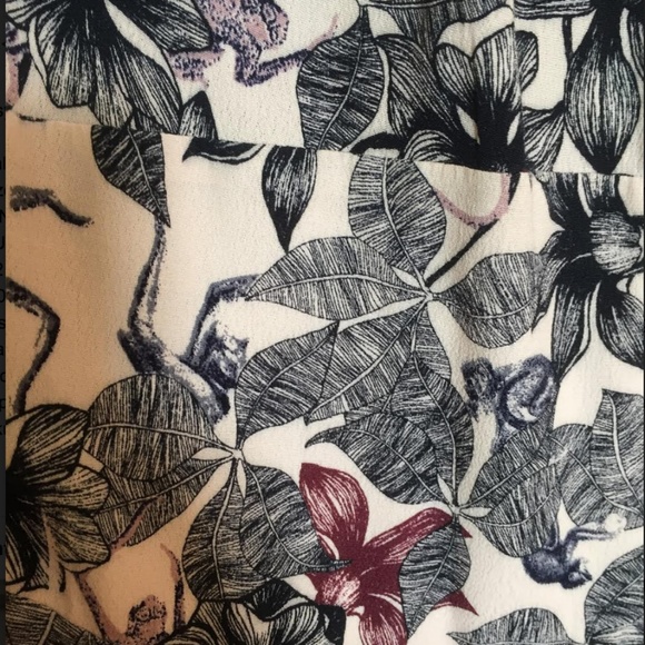 Maje Dress - extremely flattering Size M Floral - Picture 7 of 7